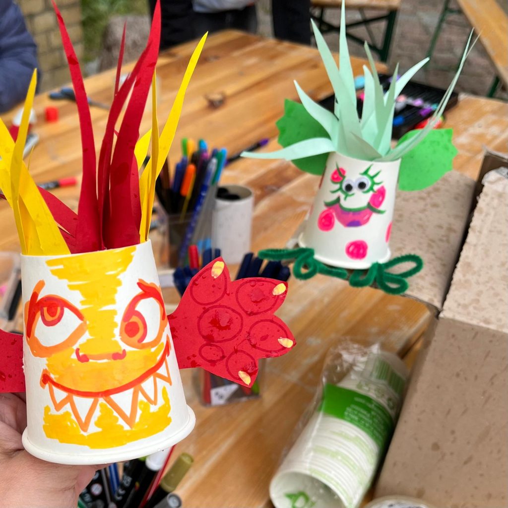 Becher-Monster Kinder-Museumsfest